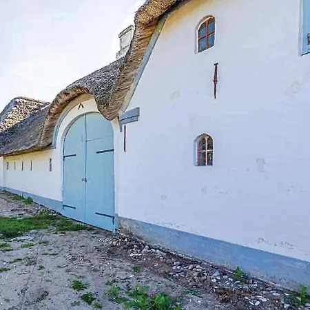 Six-bedroom Holiday In Nyaraló
