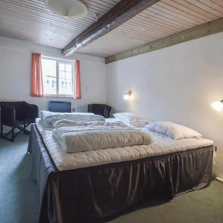 Six-bedroom Holiday In Nyaraló *